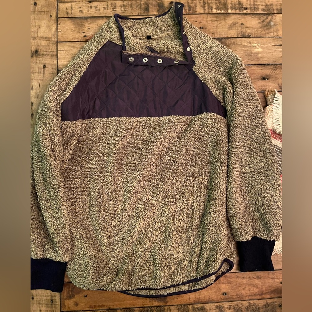 Taupe/Brownish with blue fleece